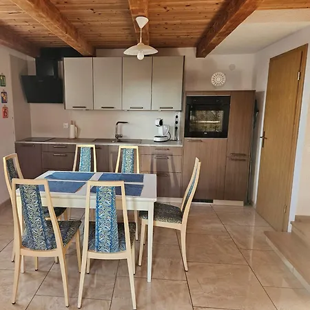 70 M2 In Steinhaus Unweit Von Porec Jurici