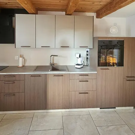 70 M2 In Steinhaus Unweit Von Porec