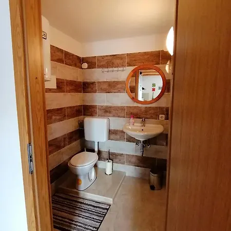 70 M2 In Steinhaus Unweit Von Porec *