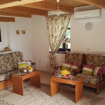 70 M2 In Steinhaus Unweit Von Porec *