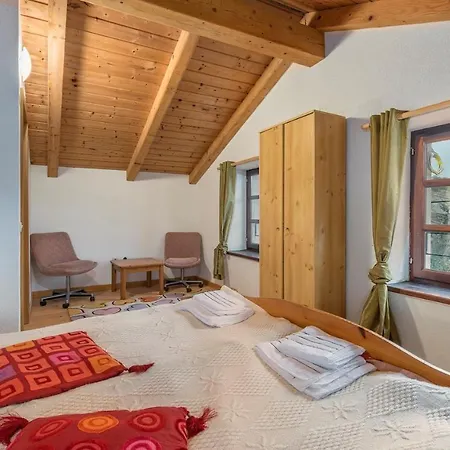 70 M2 In Steinhaus Unweit Von Porec 公寓 *