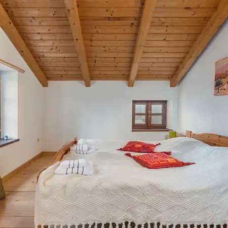 70 M2 In Steinhaus Unweit Von Porec * Jurici