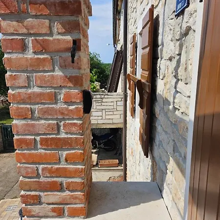 公寓 70 M2 In Steinhaus Unweit Von Porec Jurici